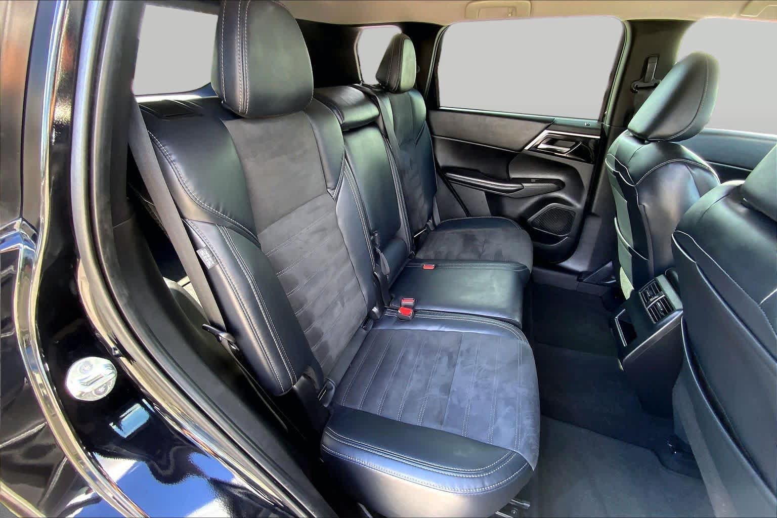 Used 2022 Mitsubishi Outlander SE FWD image 17
