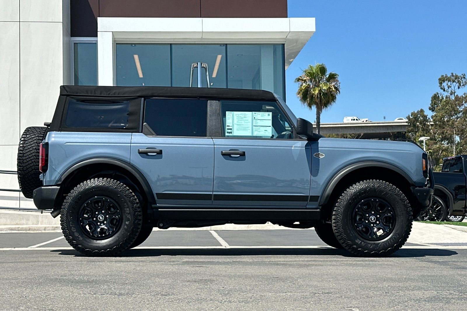 Certified 2024 Ford Bronco Wildtrak AWD/4WD image 2