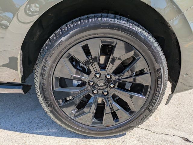 Certified 2025 Ford Expedition Max Platinum w/ Stealth Appearance Package image 11