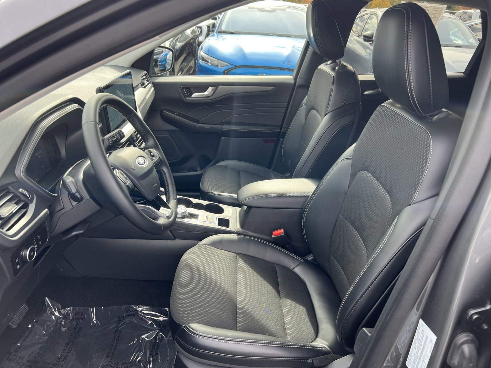 Certified 2025 Ford Escape SE image 13