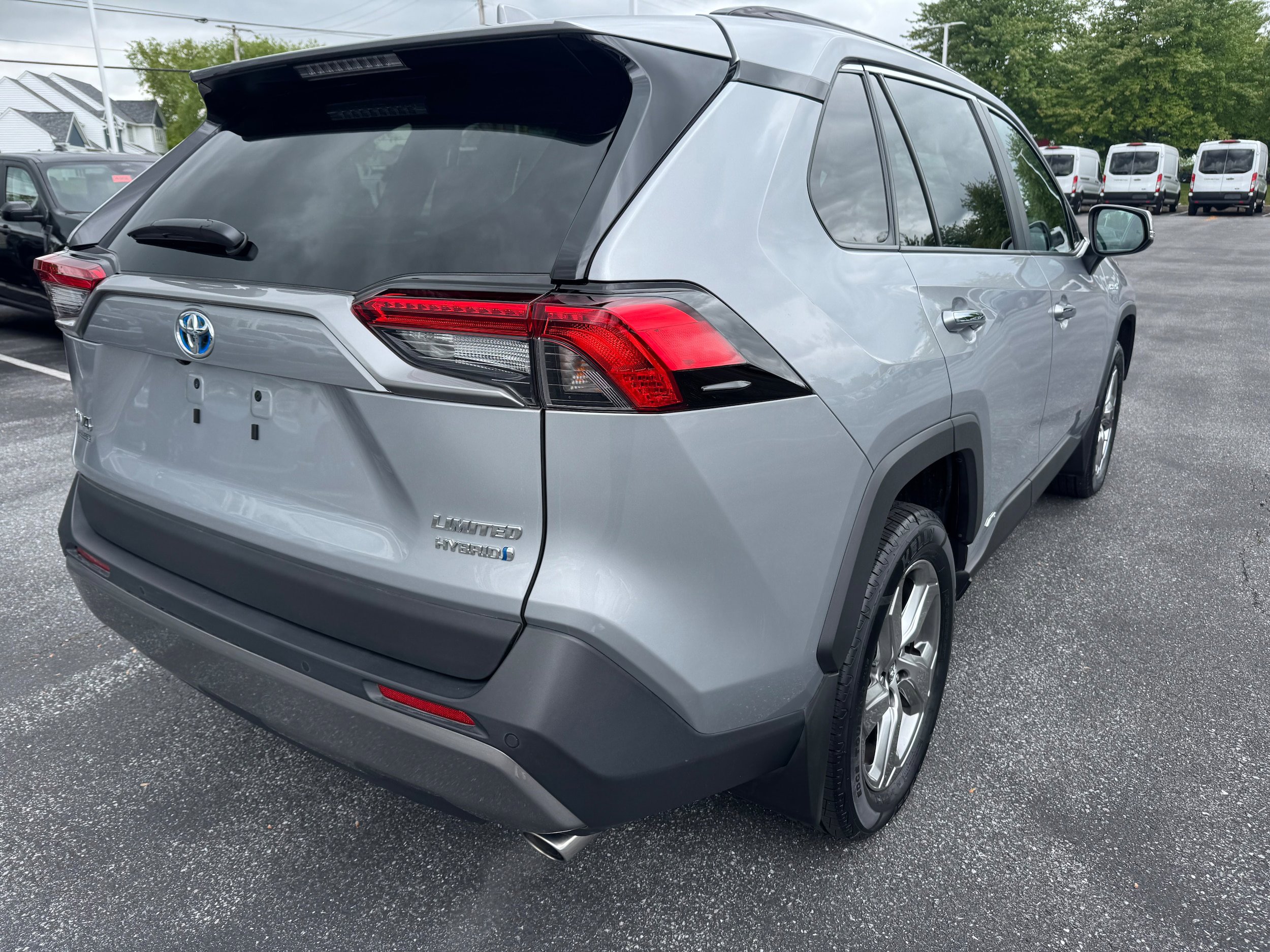 Used 2020 Toyota RAV4 Limited AWD/4WD image 5