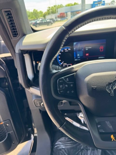 Certified 2022 Ford Bronco Badlands AWD/4WD image 16