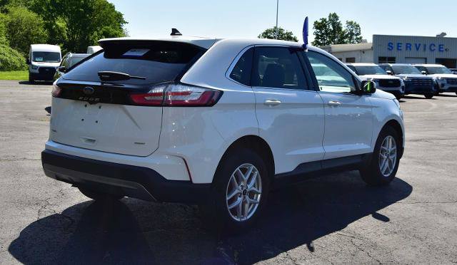 Certified 2024 Ford Edge SEL w/ Convenience Package AWD/4WD image 3