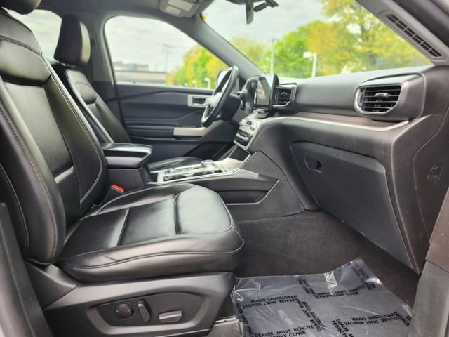 Certified 2023 Ford Explorer XLT w/ Equipment Group 202A AWD/4WD image 11