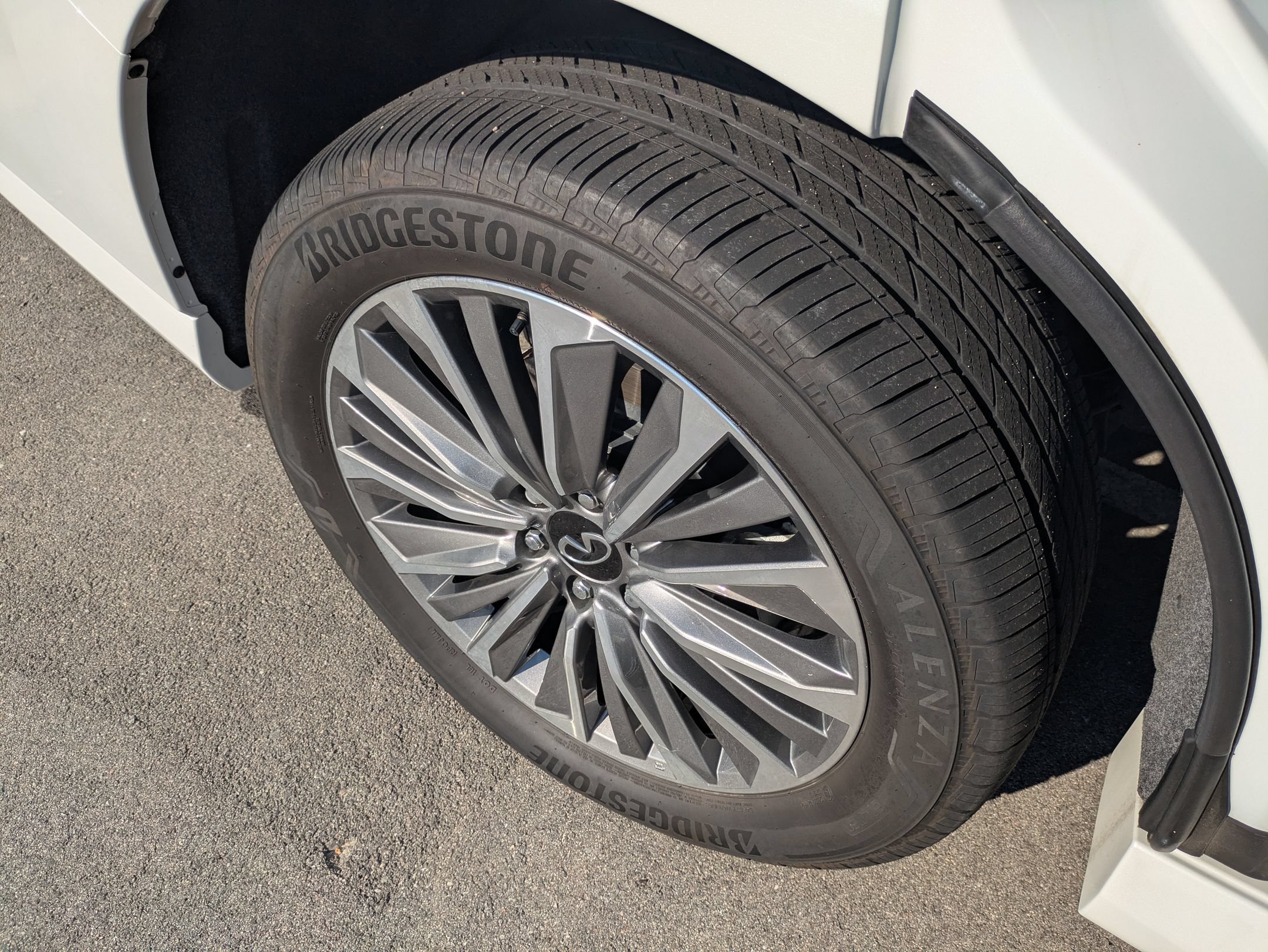 Used 2025 INFINITI QX80 Sensory AWD/4WD image 37