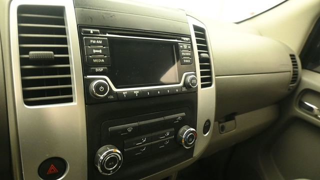 Used 2018 Nissan Frontier SV AWD/4WD image 17