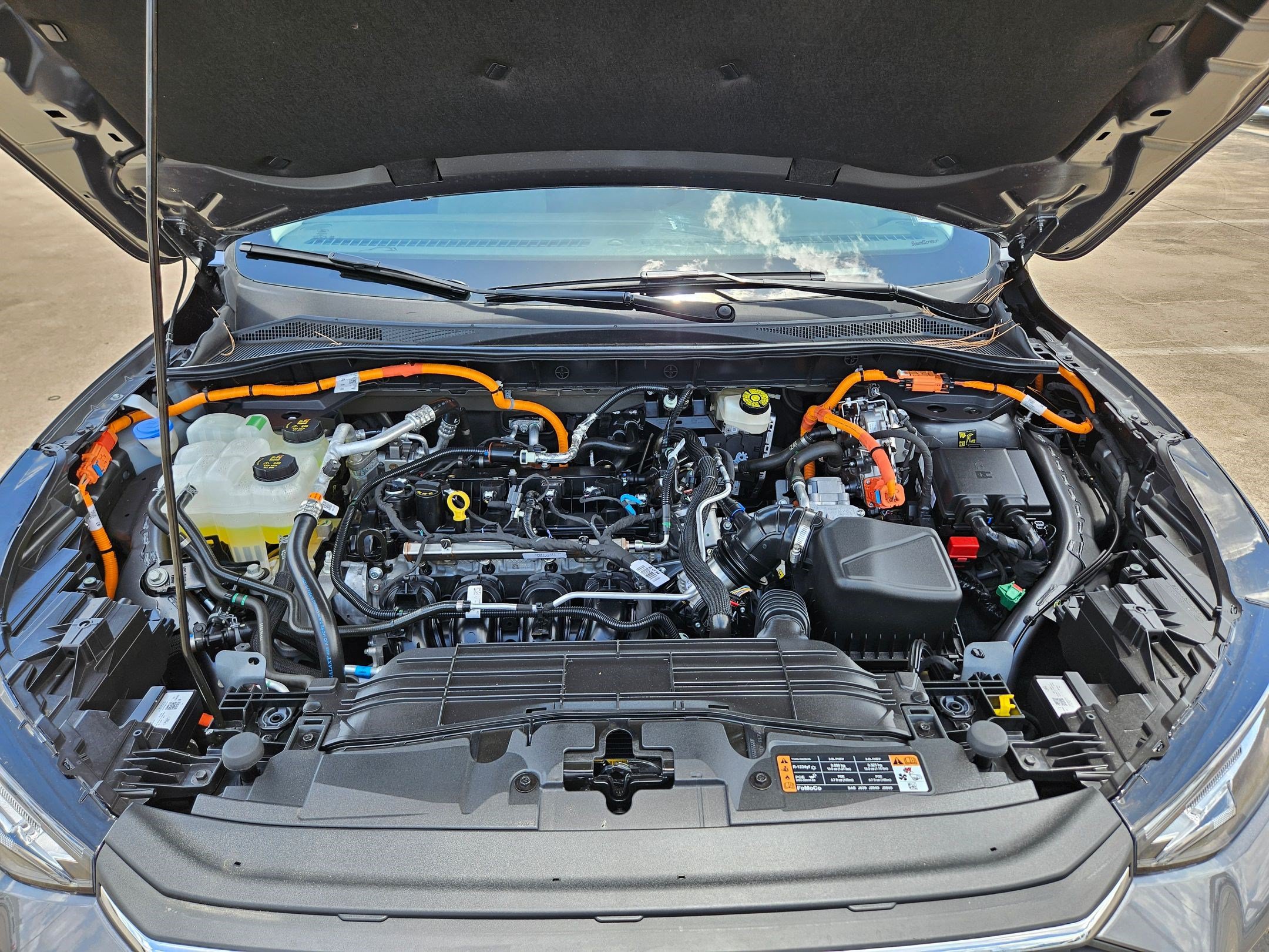 Certified 2025 Ford Escape SE FWD image 35