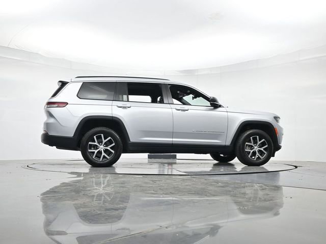 Used 2025 Jeep Grand Cherokee L Limited AWD/4WD image 34