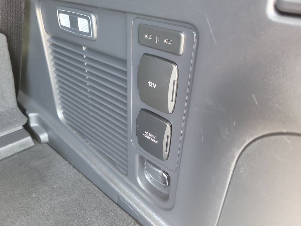 Certified 2025 Ford Expedition Active AWD/4WD image 10