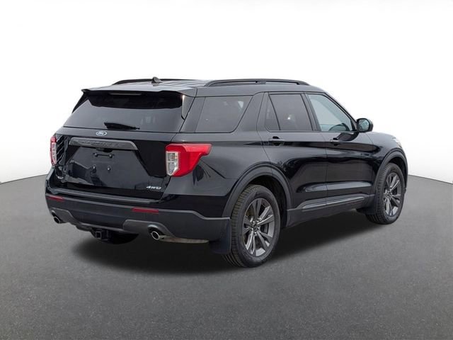 Certified 2021 Ford Explorer XLT w/ Equipment Group 202A AWD/4WD image 3