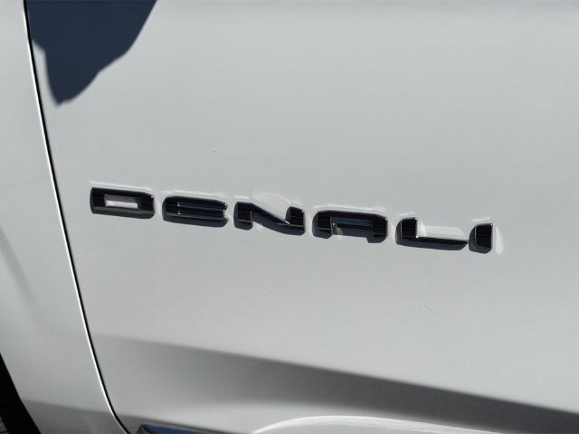 Used 2024 GMC Yukon Denali AWD/4WD image 7