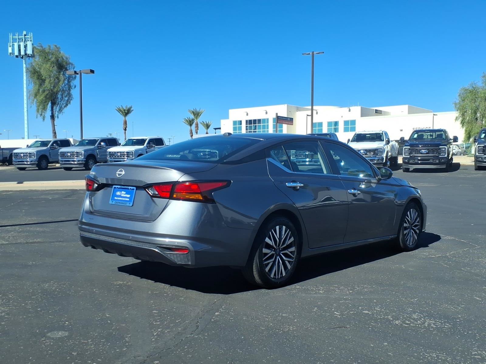Used 2025 Nissan Altima 2.5 SV FWD image 5
