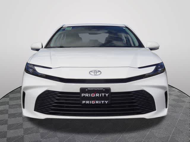 Used 2025 Toyota Camry LE FWD image 5