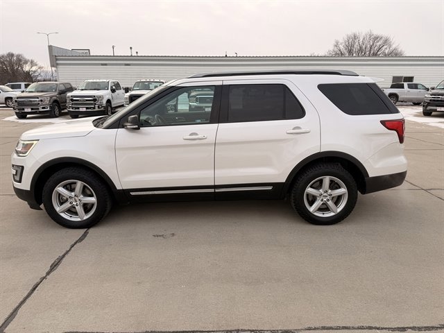 Certified 2017 Ford Explorer XLT w/ Equipment Group 202A image 2