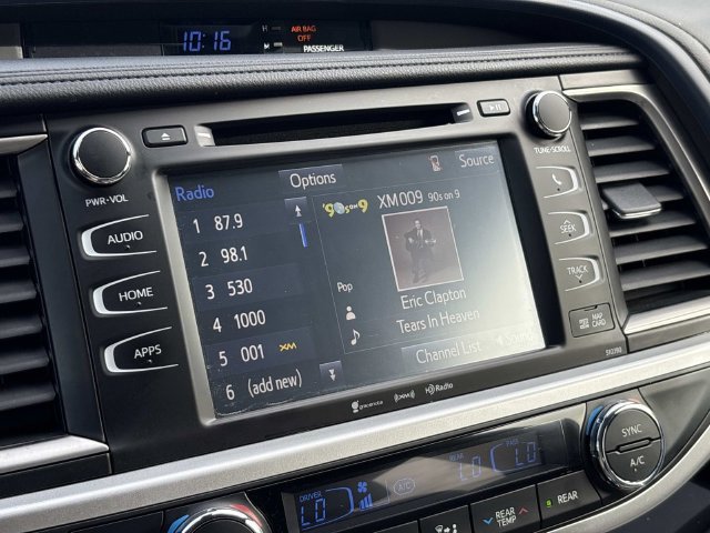 Used 2019 Toyota Highlander XLE FWD image 34