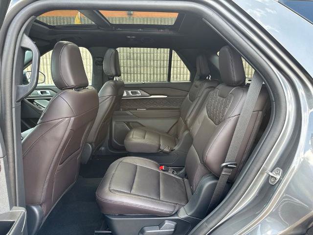 Certified 2025 Ford Explorer Platinum w/ Ultimate Package AWD/4WD image 28