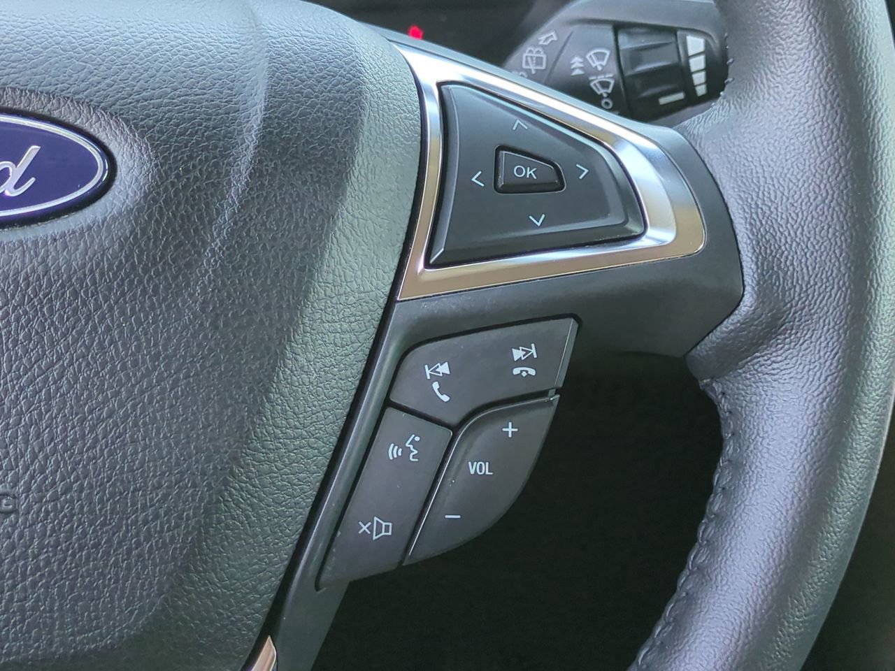 Certified 2023 Ford Edge SEL image 25