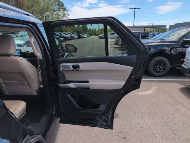 Certified 2023 Ford Explorer Limited w/ Equipment Group 301A AWD/4WD image 15