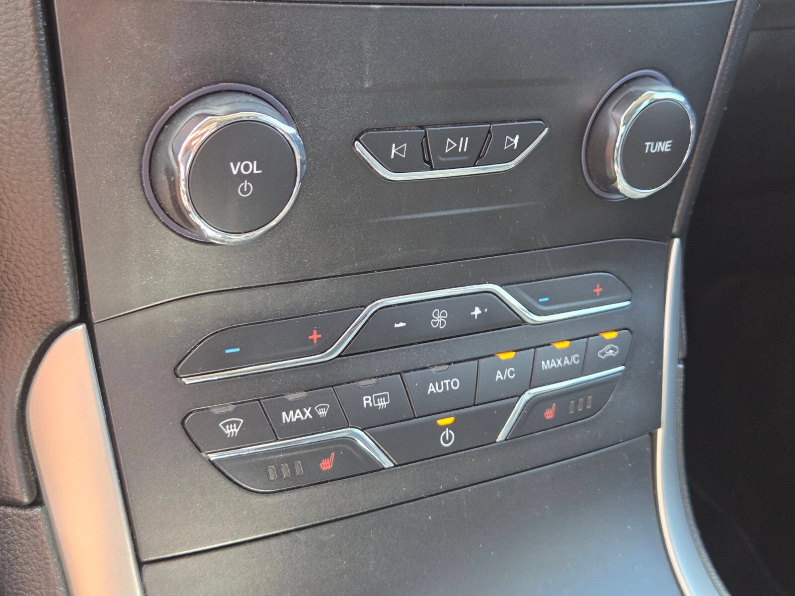 Certified 2020 Ford Edge SEL FWD image 22