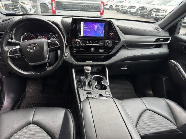 Used 2023 Toyota Highlander XSE AWD/4WD image 22