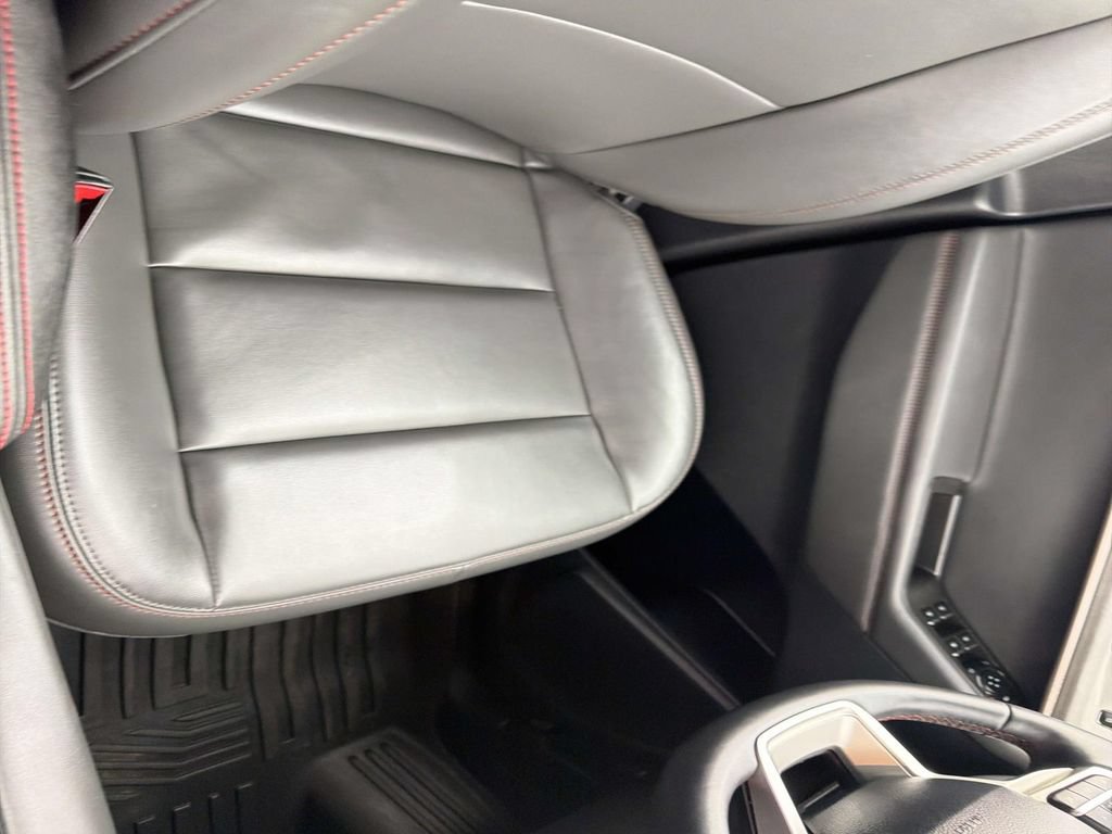Certified 2025 Ford Explorer Active w/ Active Comfort Package RWD image 13