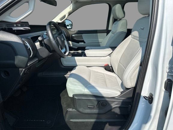 Certified 2025 Ford Expedition Max Platinum AWD/4WD image 12