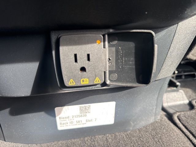 Certified 2025 Ford Expedition Active image 32