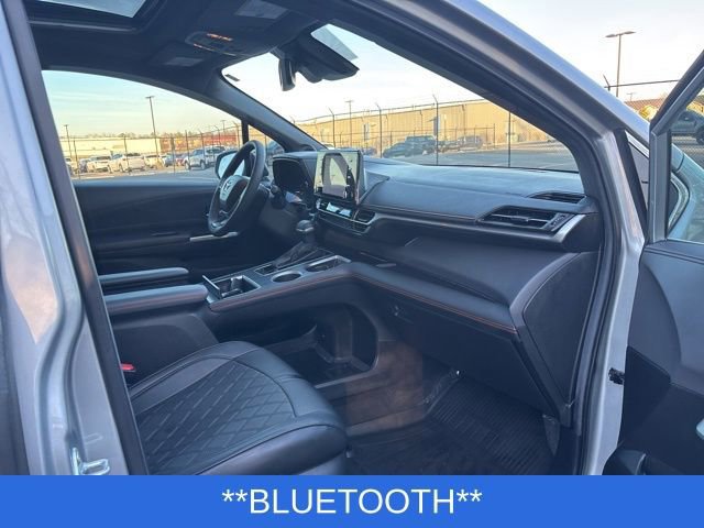 Used 2024 Toyota Sienna XSE w/ XSE Premium Package image 10