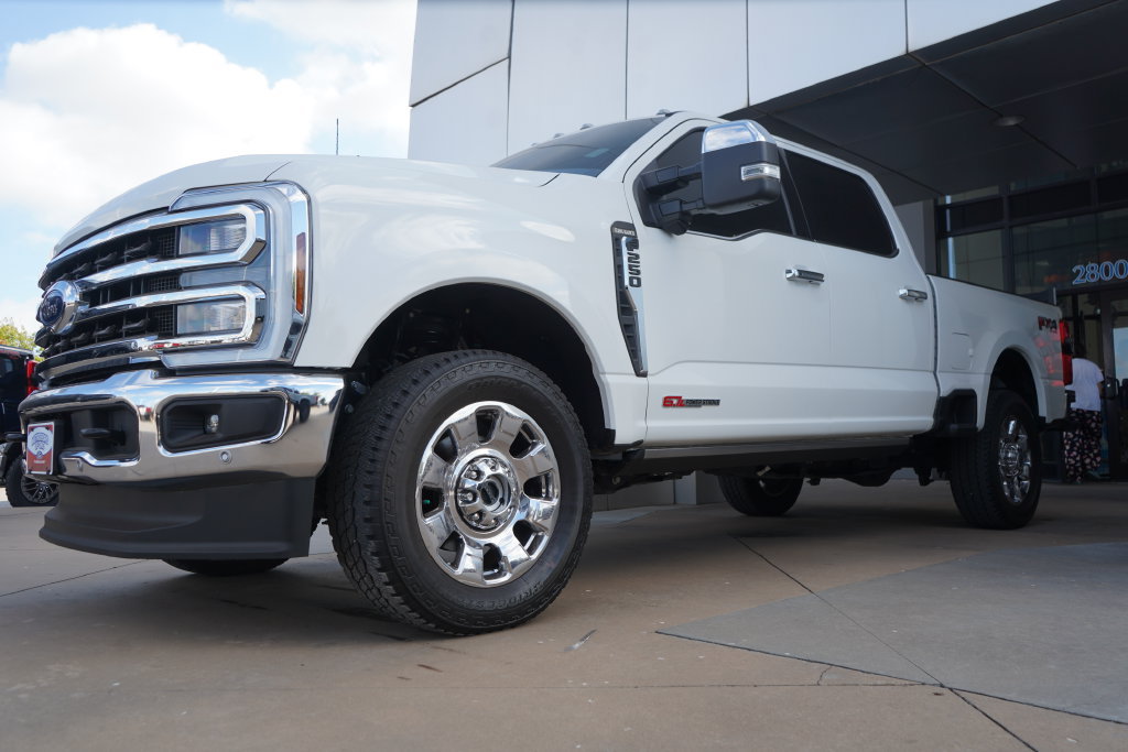 Certified 2025 Ford F250 King Ranch w/ Chrome Package AWD/4WD image 5