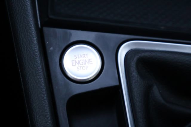 Used 2025 Volkswagen Jetta SE image 7