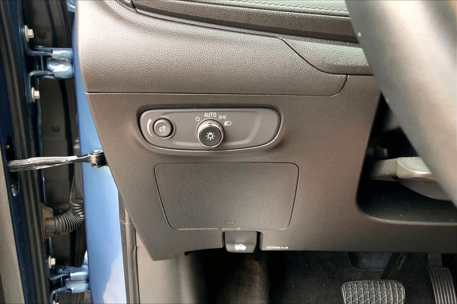Used 2024 Buick Encore GX Avenir AWD/4WD image 36
