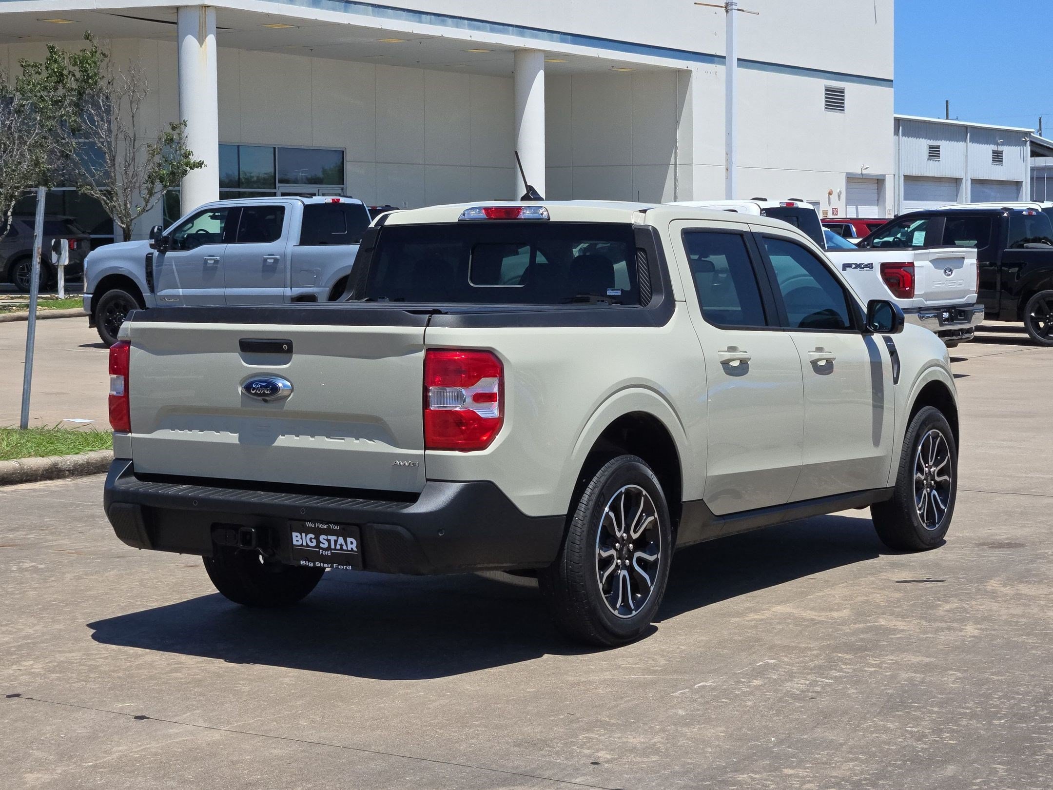 Certified 2024 Ford Maverick Lariat w/ 4K Tow Package AWD/4WD image 3