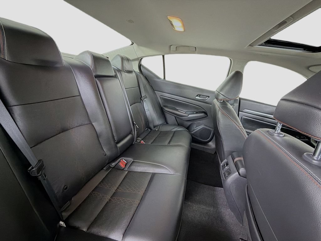 Used 2024 Nissan Altima 2.0 SR FWD image 33