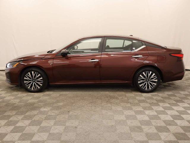Used 2025 Nissan Altima 2.5 SV FWD image 25