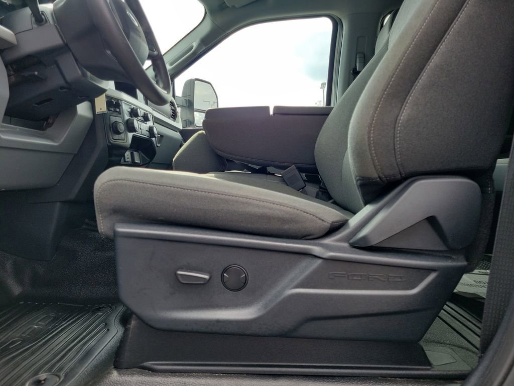 Certified 2025 Ford F350 XLT AWD/4WD image 19