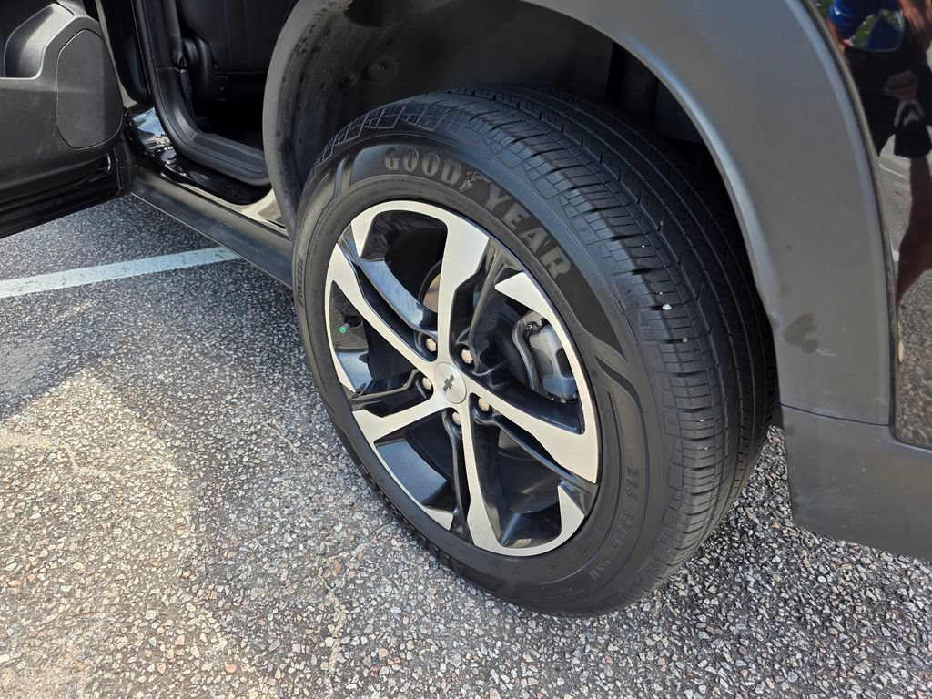 Used 2024 Chevrolet Trax RS FWD image 31