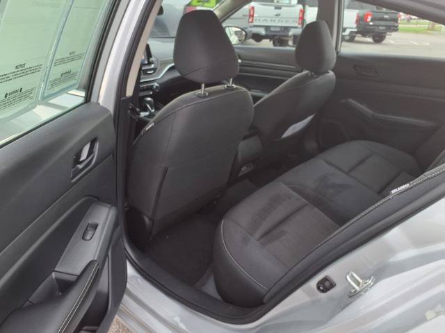 Used 2025 Nissan Altima 2.5 SV FWD image 18