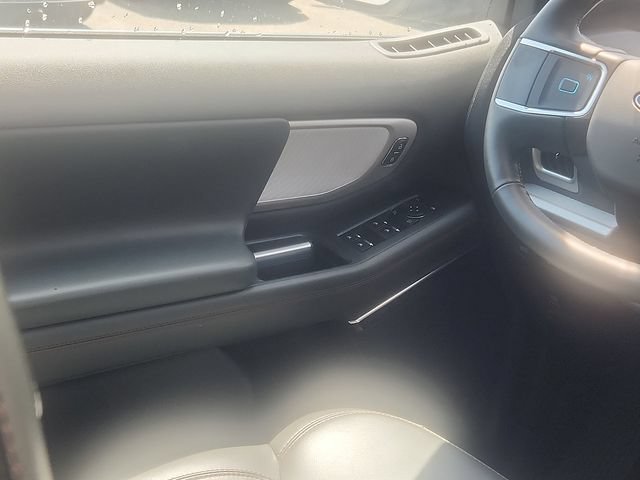 Certified 2025 Ford Expedition Active AWD/4WD image 11