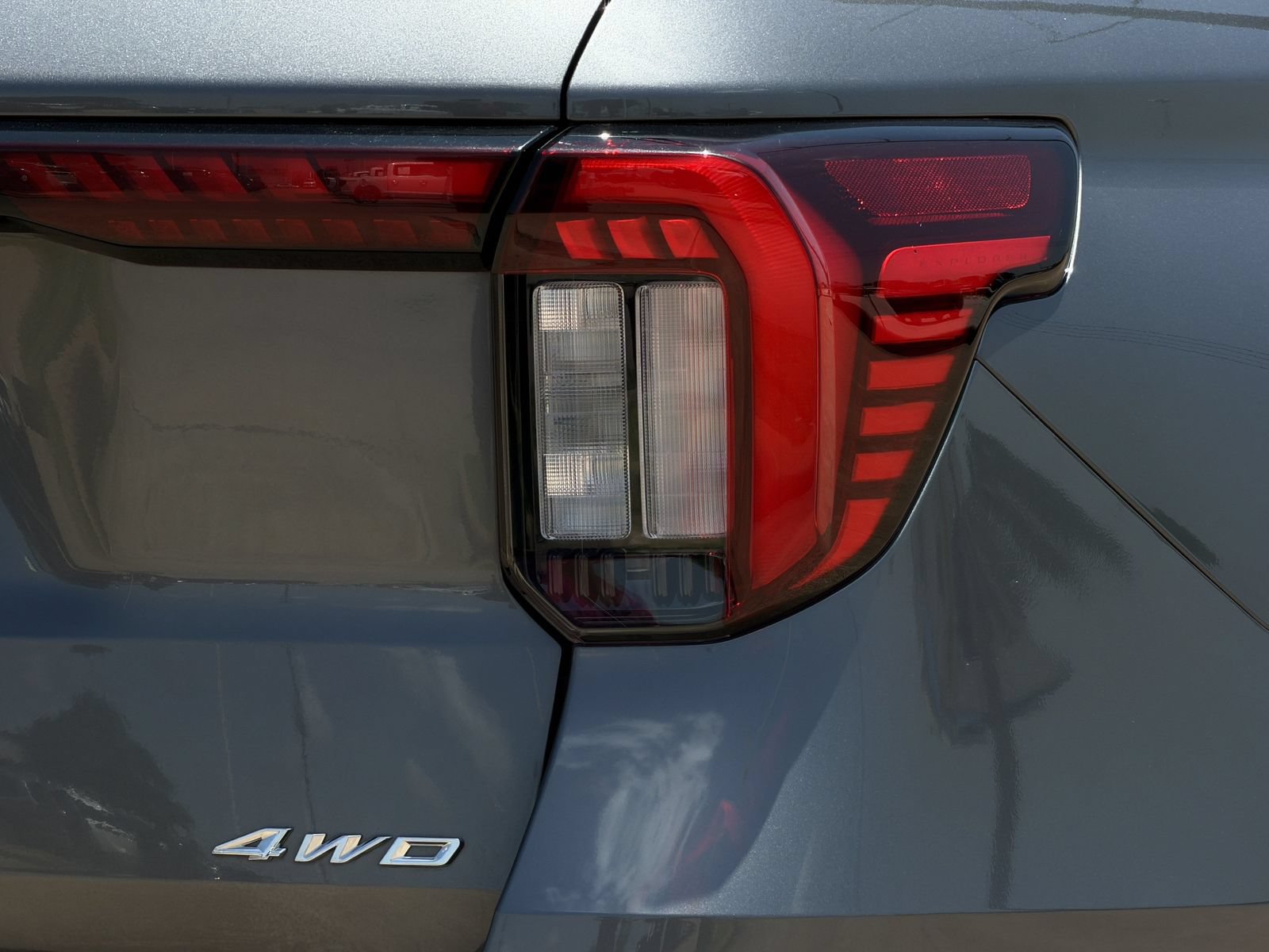 Certified 2025 Ford Explorer Active w/ Active Comfort Package AWD/4WD image 12