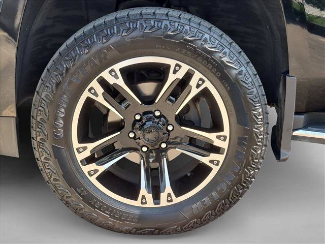 Used 2018 GMC Yukon SLT w/ Open Road Package AWD/4WD image 26