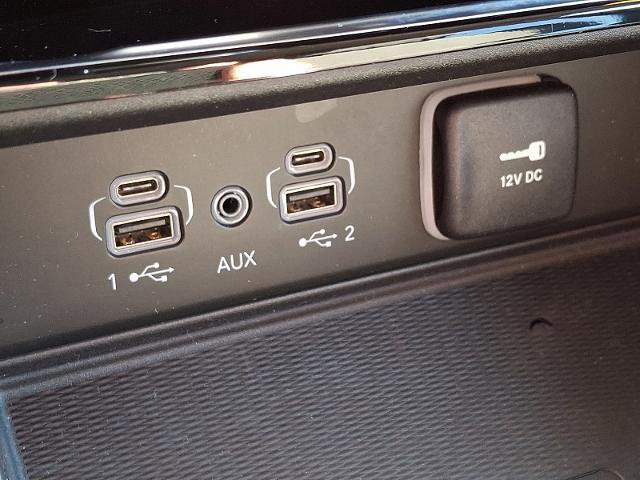 Used 2023 Jeep Grand Cherokee Laredo w/ Luxury Tech Group I AWD/4WD image 24