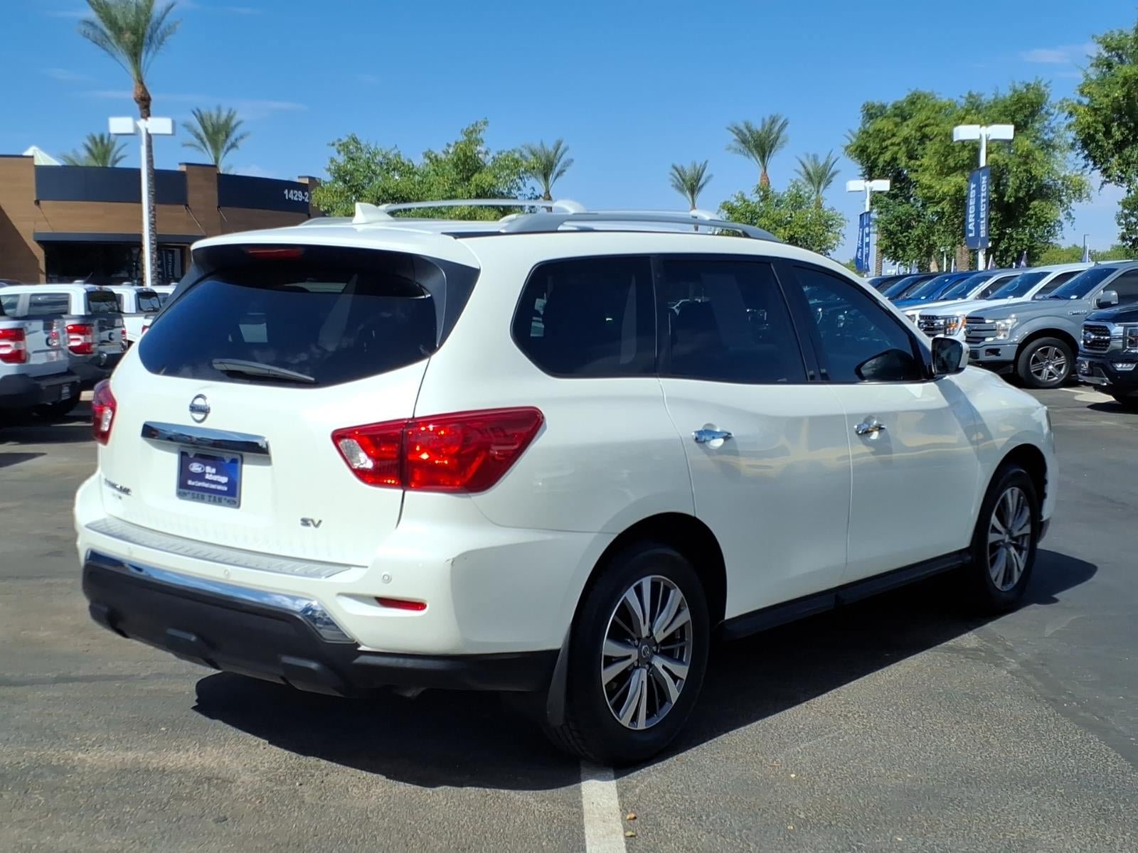 Used 2019 Nissan Pathfinder SV FWD image 4