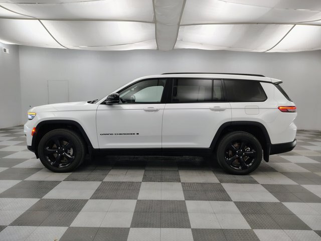 Used 2023 Jeep Grand Cherokee L Laredo AWD/4WD image 7