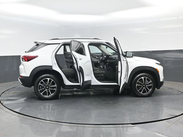 Used 2025 Chevrolet TrailBlazer LT AWD/4WD image 26