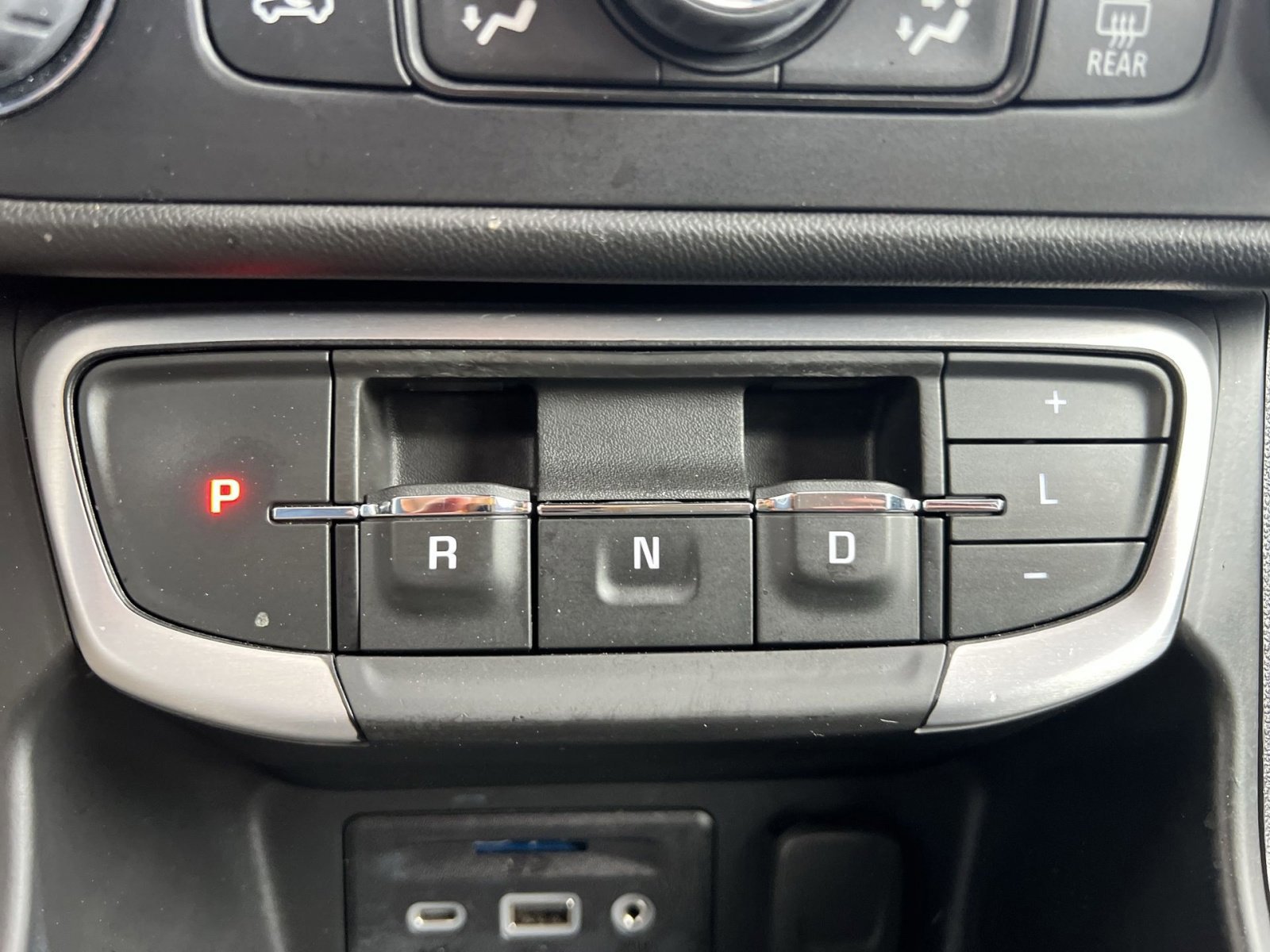 Used 2024 GMC Terrain SLT AWD/4WD image 29