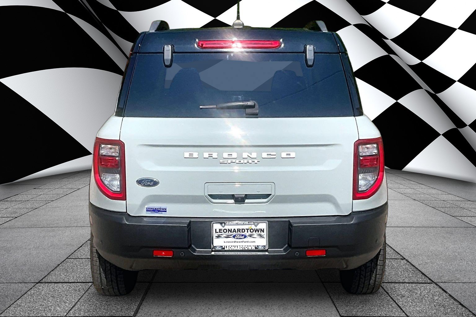 Certified 2023 Ford Bronco Sport Outer Banks w/ Tech Package AWD/4WD image 4