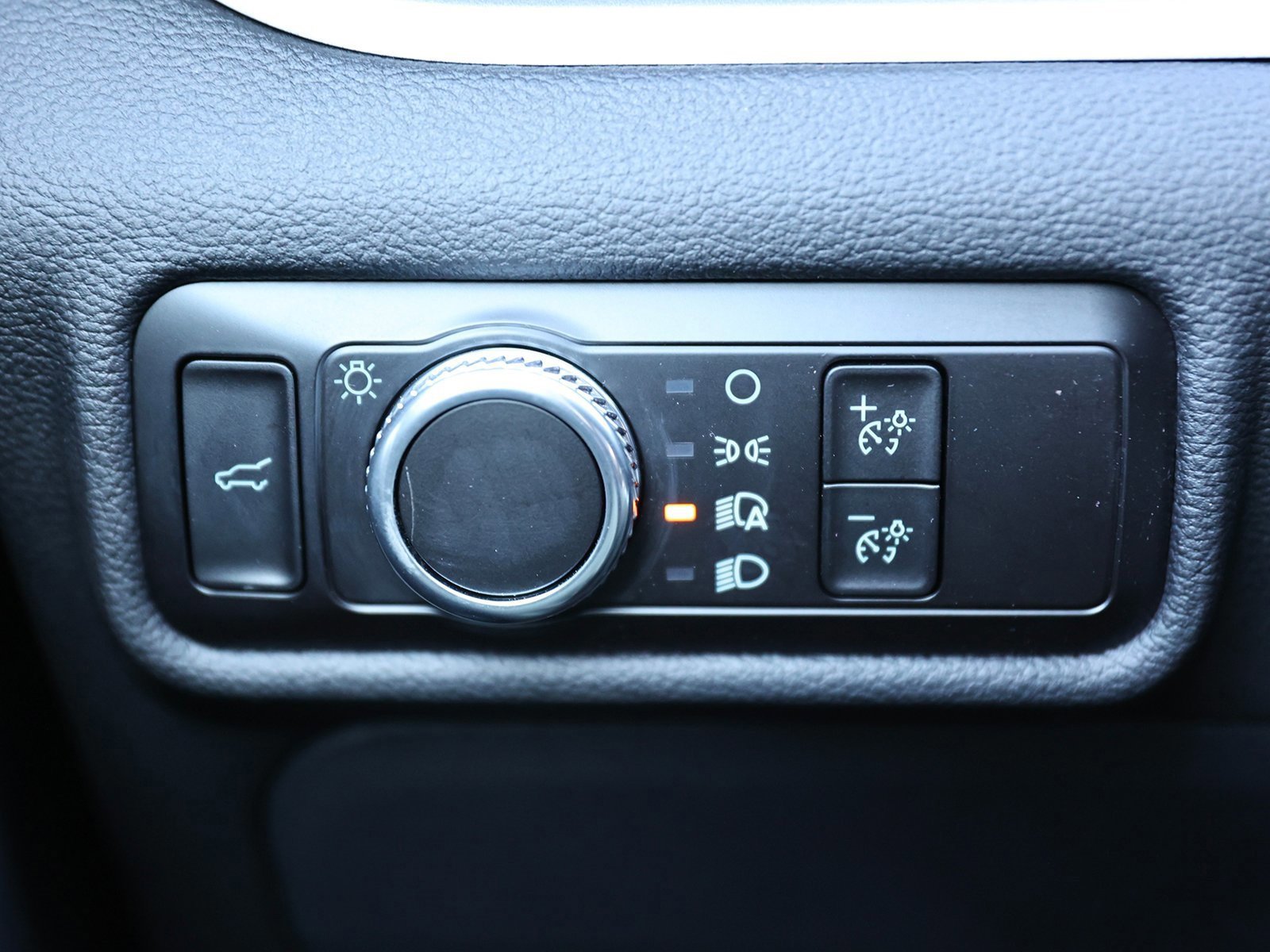 Certified 2023 Ford Explorer XLT image 38