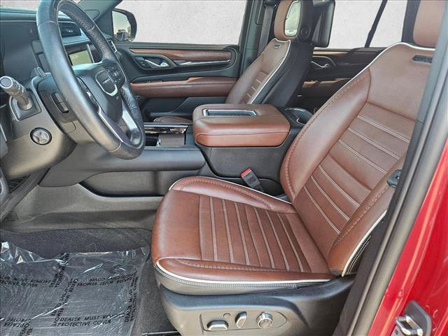 Used 2023 GMC Yukon Denali Ultimate AWD/4WD image 17