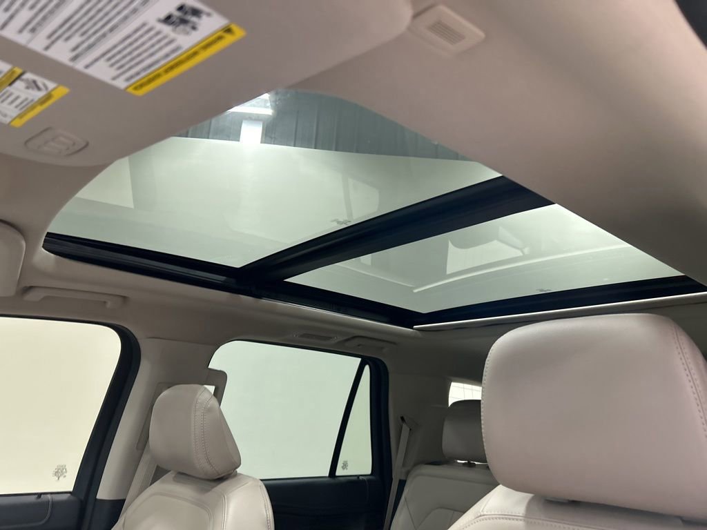Certified 2024 Ford Expedition Limited image 32