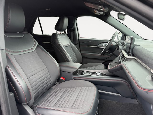 Certified 2025 Ford Explorer ST-Line AWD/4WD image 17